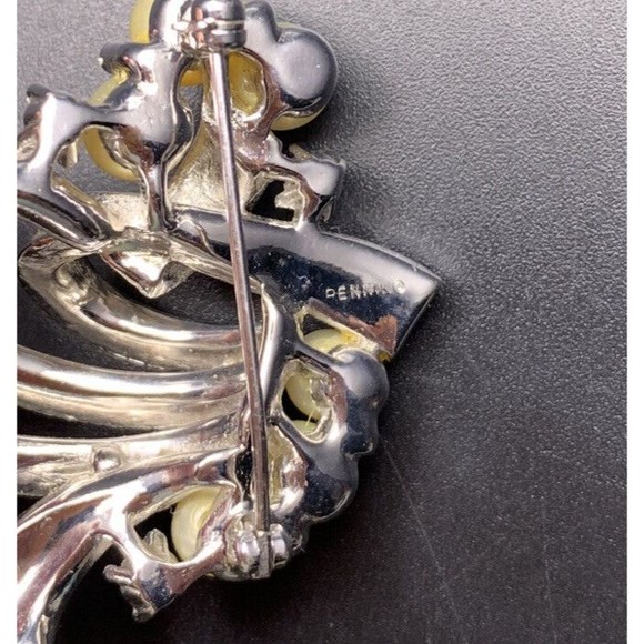 Pennino Brooch Pin Faux Pearl Baguette Clear Rhinestone Channel Set Vintage - Picture 7 of 7